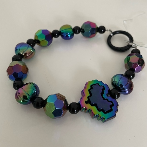 Iridescent Purple & Green Heart Large Beaded Charm Phone Accessory Wristlet - Picture 11 of 12